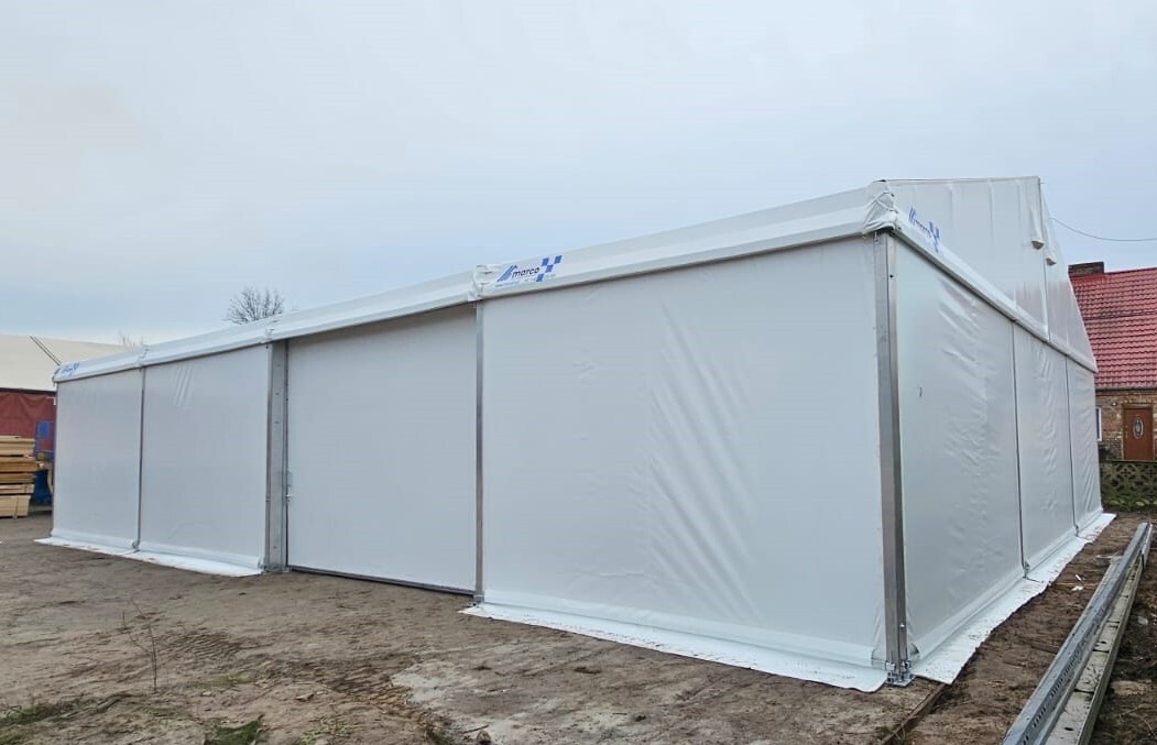 Hala de cort- Producator de mobilier din pin, Drezdenko