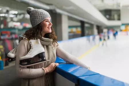 Acoperirea patinoarului cu o hală de cort - ce spune legea?