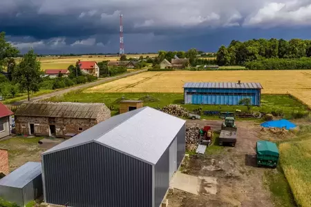 Hală pentru baloți de paie și fân - cum se alege construcția potrivită și nu se pierd recoltele?